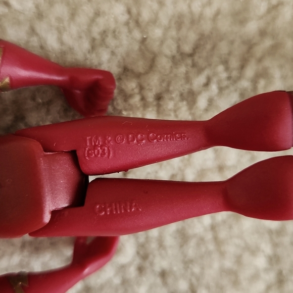 FLASH JUSTICE LEAGUE ACTION FIGURE 4 1/2" - Picture 3 of 5